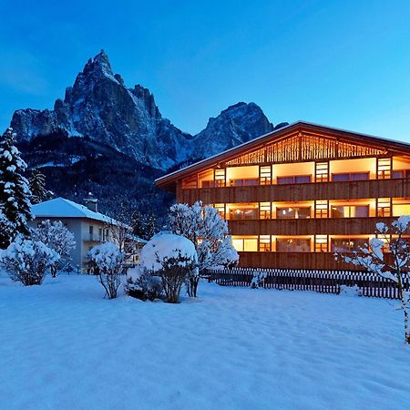 Artnatur Dolomites Hotel&Spa Seis am Schlern Exterior foto