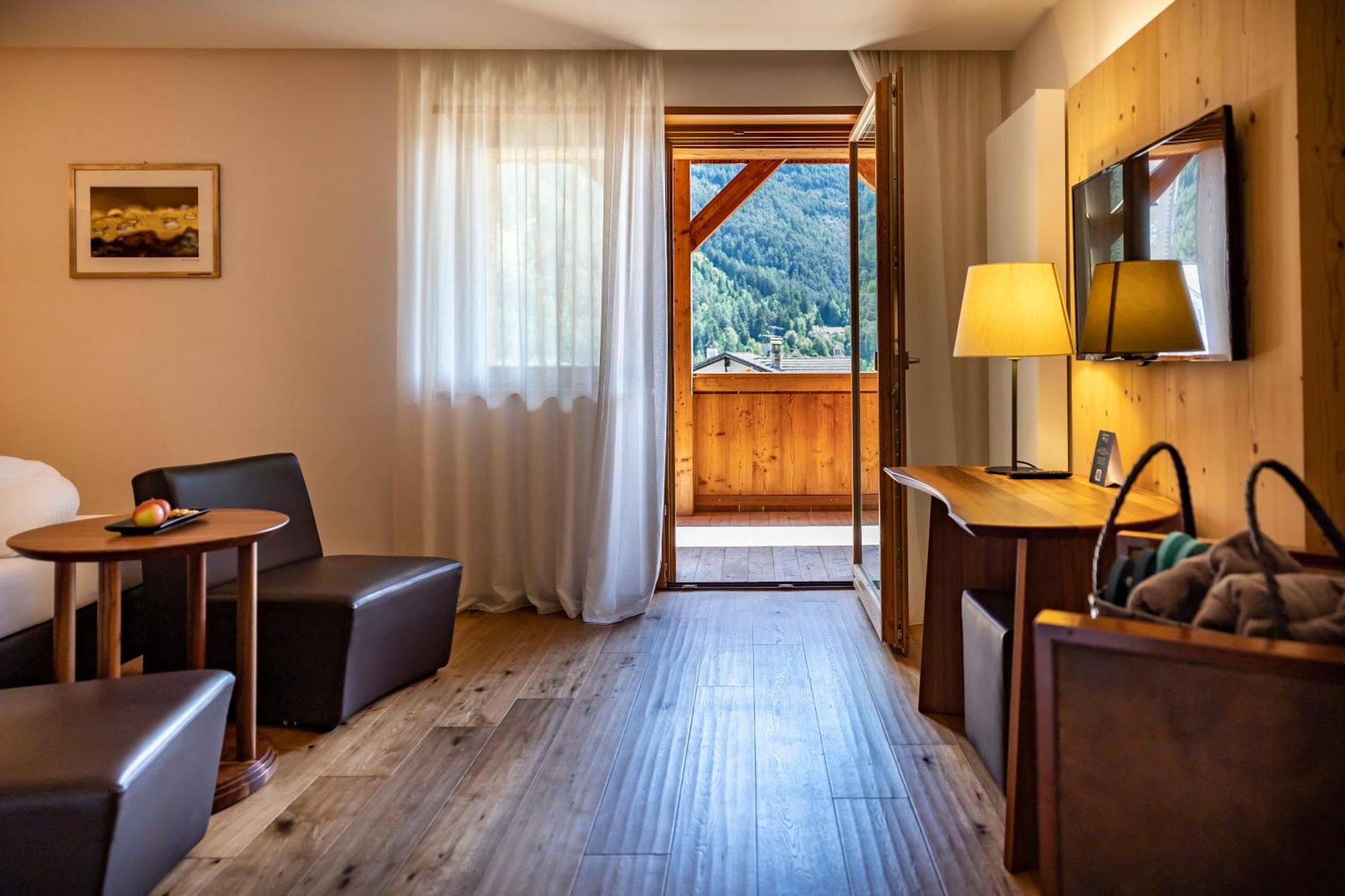 Artnatur Dolomites Hotel&Spa Seis am Schlern Zimmer foto